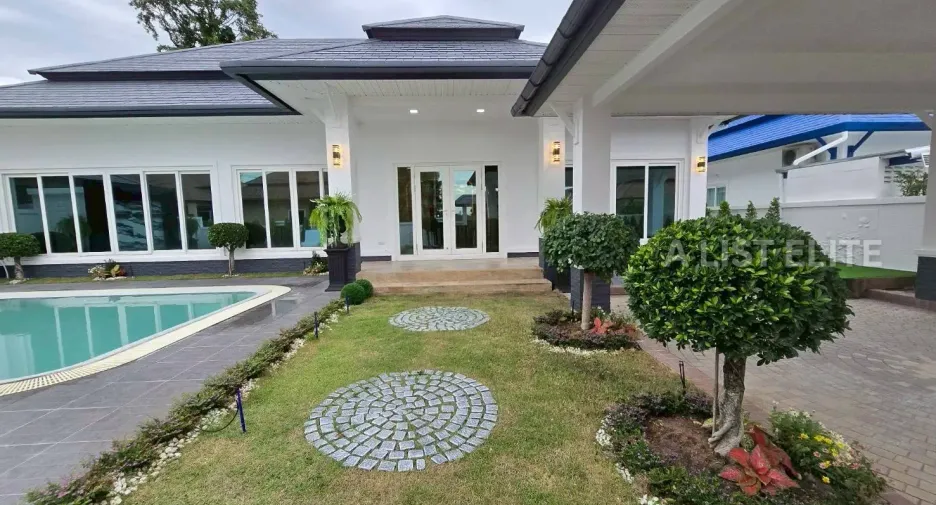 For rent 5 bedrooms house in Bang Lamung, Chonburi