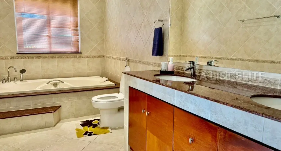 Haus zur Miete mit 6 Zimmer in Bang Lamung, Chonburi