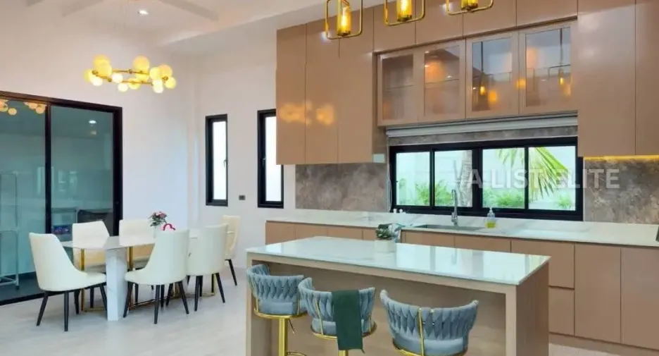 À louer 3 chambres maison à Sattahip, Chonburi
