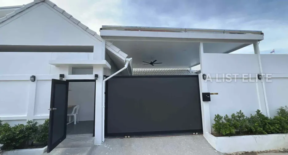 For rent 8 bedrooms house in Bang Lamung, Chonburi