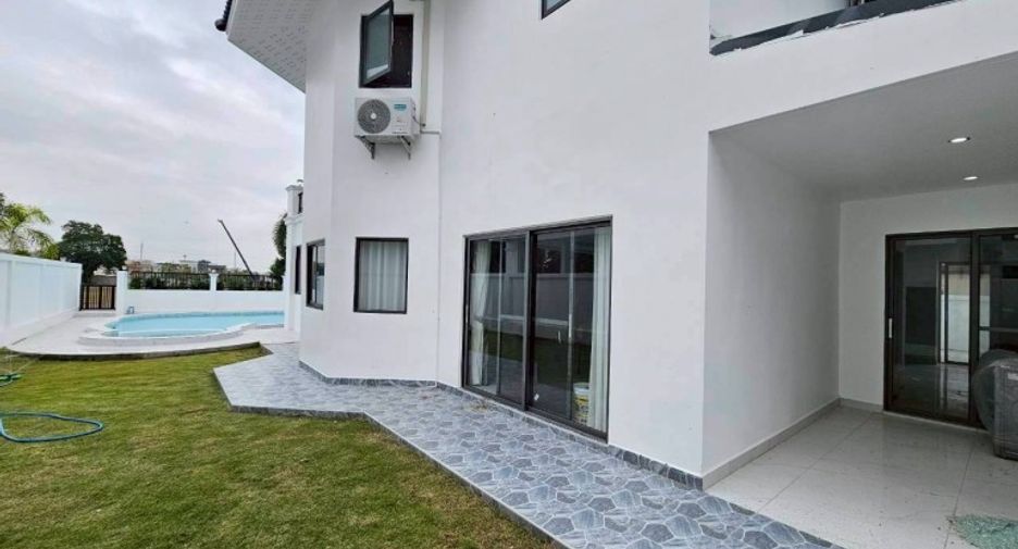 À vendre 4 chambres maison à Bang Lamung, Chonburi