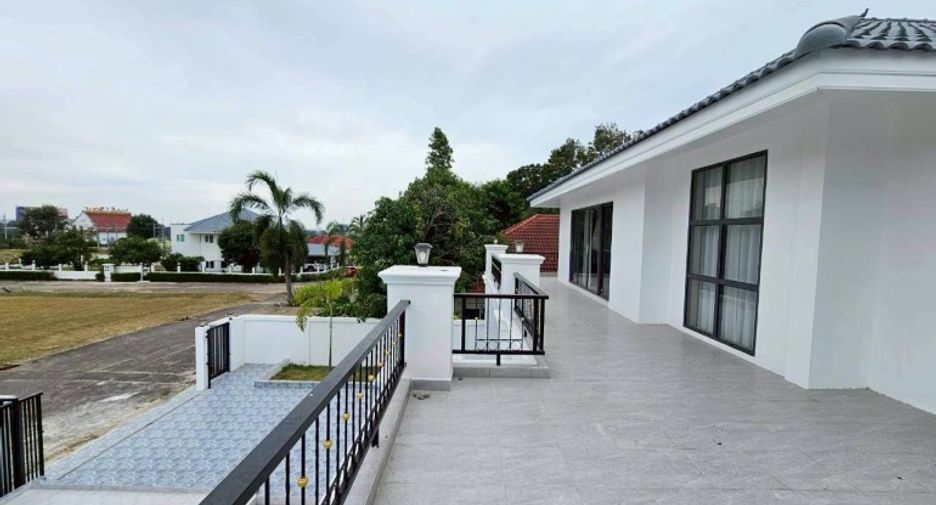 À vendre 4 chambres maison à Bang Lamung, Chonburi