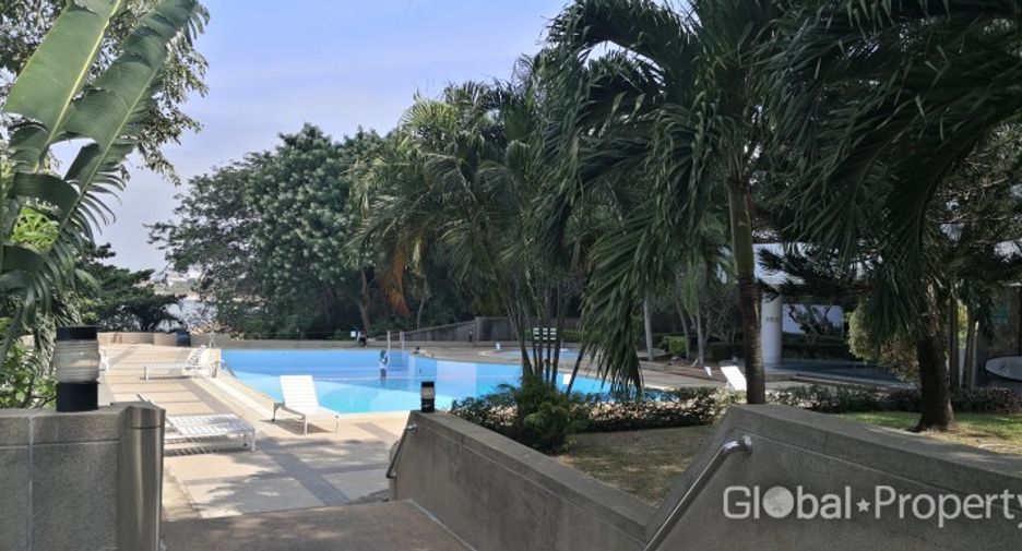 For sale 1 bed condo in Sattahip, Chonburi