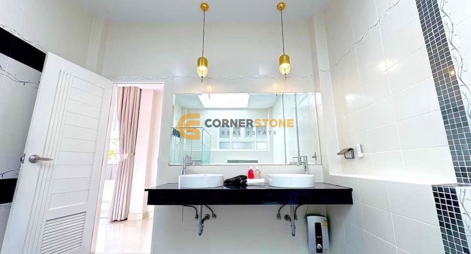 For rent and for sale 3 bedrooms house in Bang Lamung, Chonburi