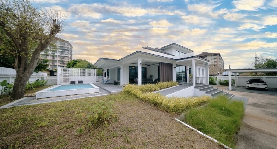 Casa en venta de 4 habitaciones en Bang Lamung, Chonburi