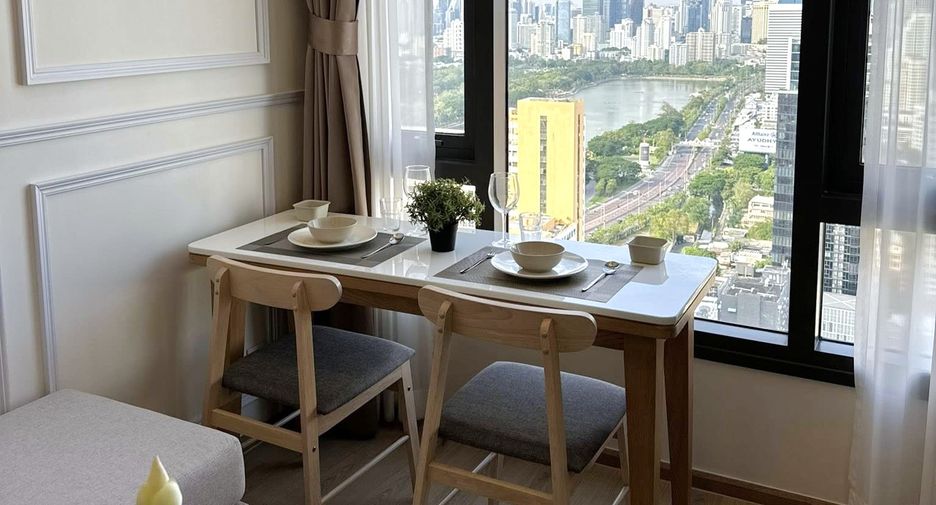 For rent 2 bedrooms condo in Khlong Toei, Bangkok