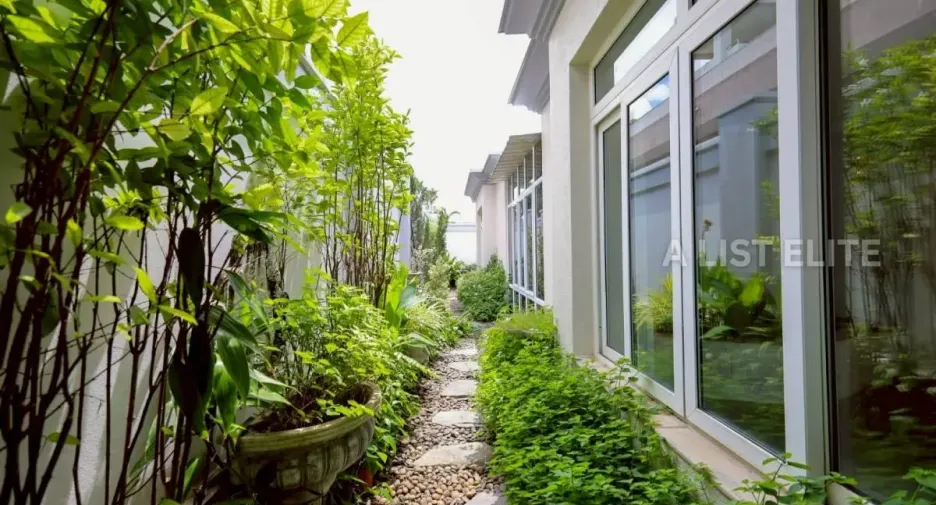 For rent 5 bedrooms house in Bang Lamung, Chonburi