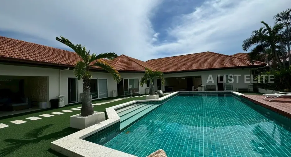 For rent 6 bedrooms house in Bang Lamung, Chonburi