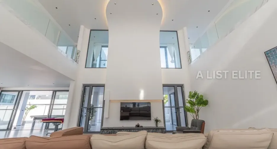 For rent 6 bedrooms house in Bang Lamung, Chonburi