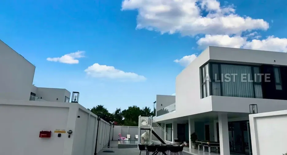 For rent 6 bedrooms house in Bang Lamung, Chonburi