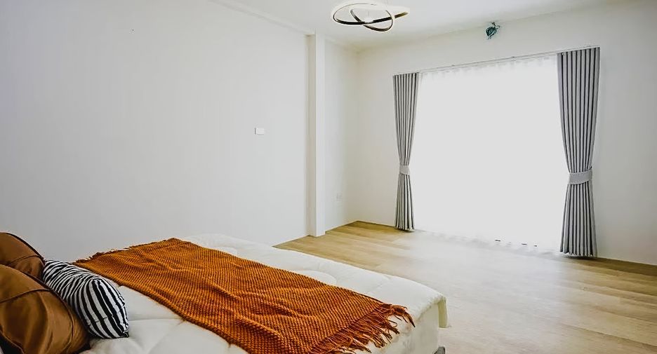 For sale 2 bedrooms townhouse in Bang Lamung, Chonburi