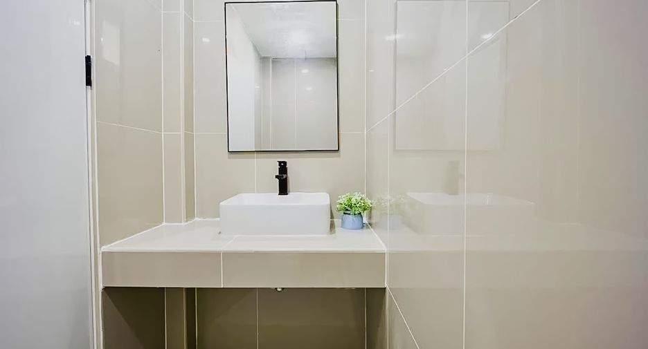 For sale 2 bedrooms townhouse in Bang Lamung, Chonburi