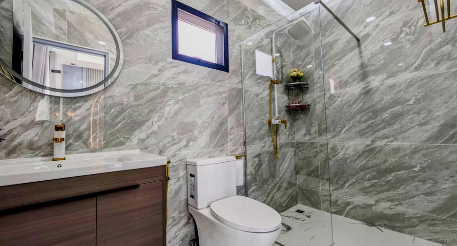 Haus zum Kauf mit 5 Zimmer in Bang Lamung, Chonburi