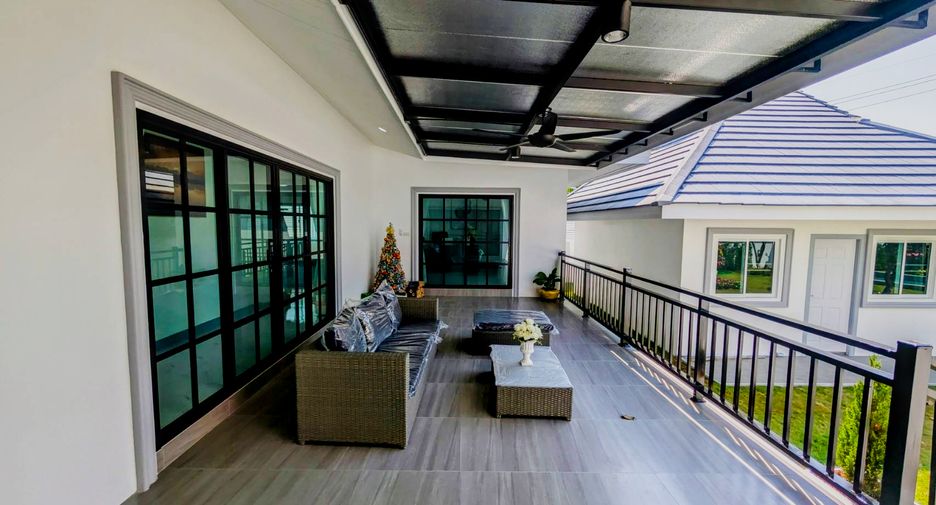 Haus zum Kauf mit 5 Zimmer in Bang Lamung, Chonburi