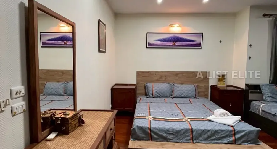 Casa en alquiler de 5 habitaciones en Bang Lamung, Chonburi