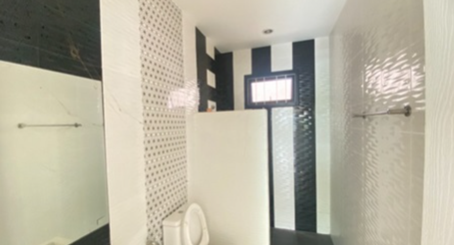 For sale 3 bedrooms house in Pluak Daeng, Rayong