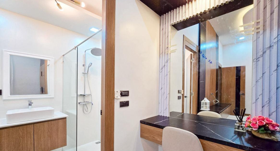 For sale 3 ベッドルーム villa in Bang Lamung, Chonburi