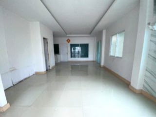 À vendre 3 chambres maison à Pluak Daeng, Rayong