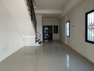 For sale 2 bedrooms townhouse in Bang Lamung, Chonburi