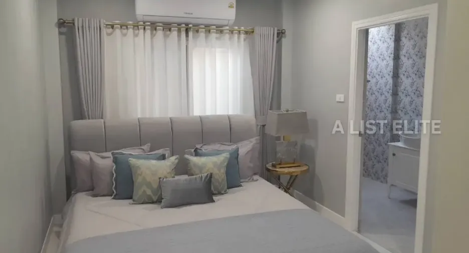 For sale 4 bedrooms house in Bang Lamung, Chonburi