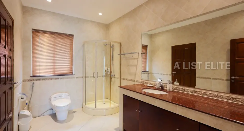 For rent 6 bedrooms house in Bang Lamung, Chonburi