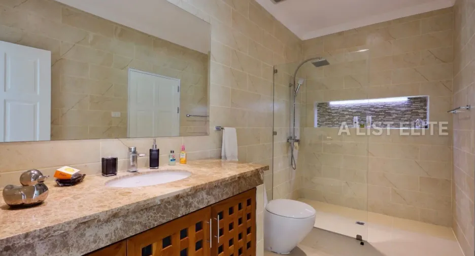 For rent 6 bedrooms house in Bang Lamung, Chonburi