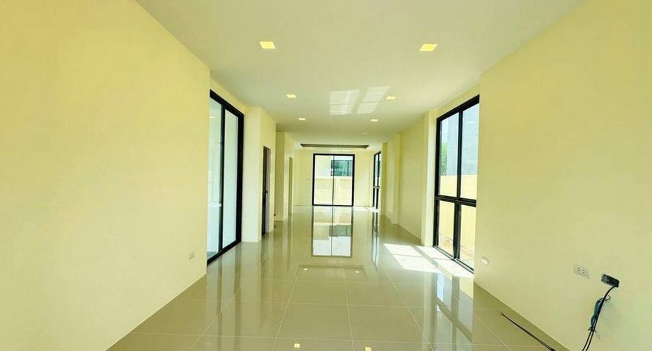 For sale 3 bedrooms house in Bang Lamung, Chonburi