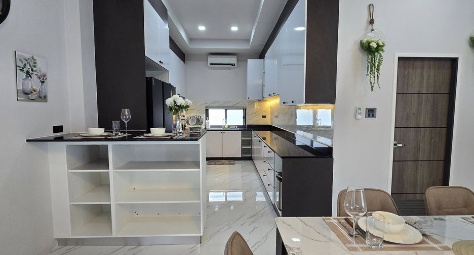 Продажа 4 спальни дом в Банг Ламунг, Чонбури