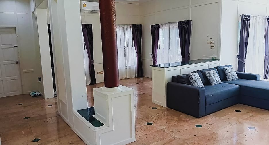 For sale 4 ベッドルーム house in Bang Lamung, Chonburi