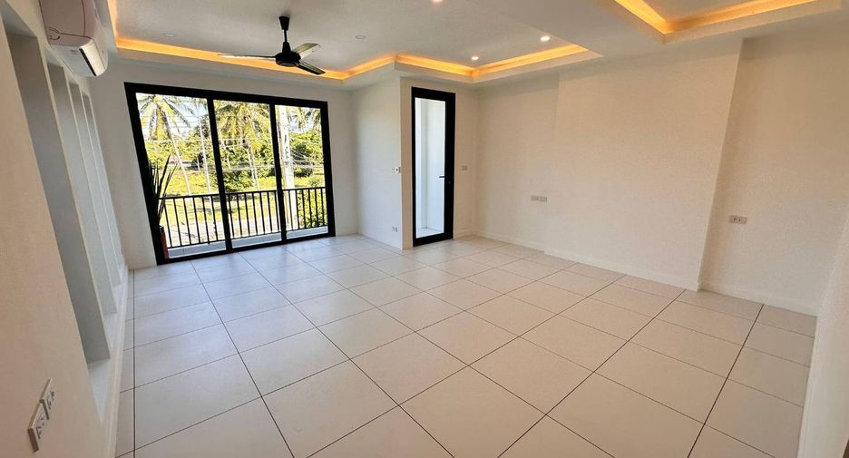 For sale 3 bedrooms townhouse in Bang Lamung, Chonburi