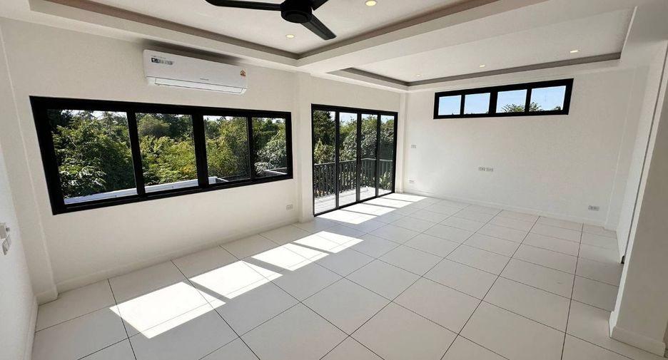 For sale 3 bedrooms townhouse in Bang Lamung, Chonburi