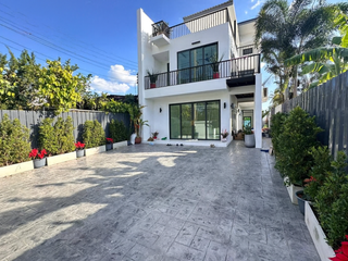 For sale 3 bedrooms townhouse in Bang Lamung, Chonburi