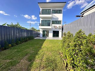 For sale 3 bedrooms townhouse in Bang Lamung, Chonburi