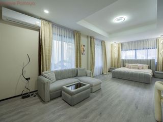 For sale 5 bedrooms house in Bang Lamung, Chonburi
