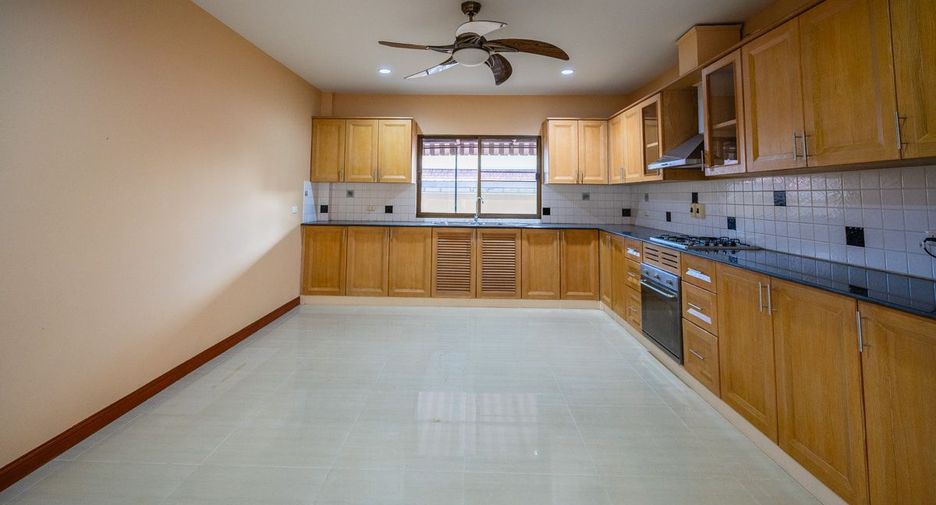 À vendre 5 chambres maison à Bang Lamung, Chonburi