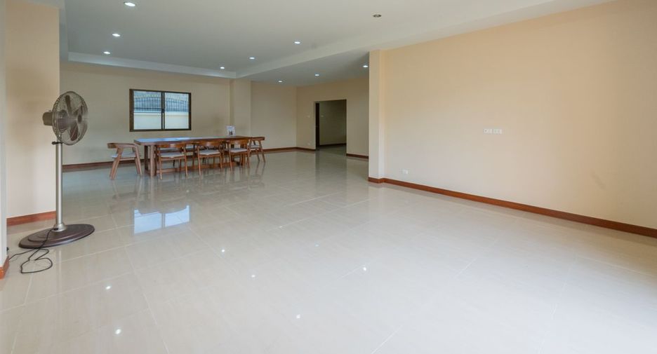 À vendre 5 chambres maison à Bang Lamung, Chonburi