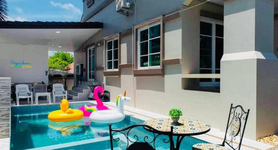 Haus zum Kauf mit 4 Zimmer in Bang Lamung, Chonburi