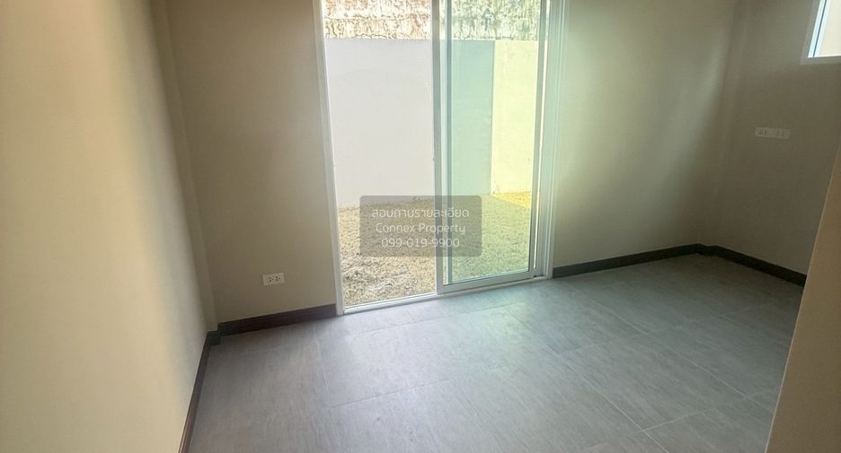 For sale 2 bedrooms townhouse in Phasi Charoen, Bangkok