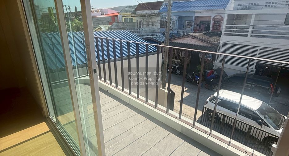 For sale 2 bedrooms townhouse in Phasi Charoen, Bangkok