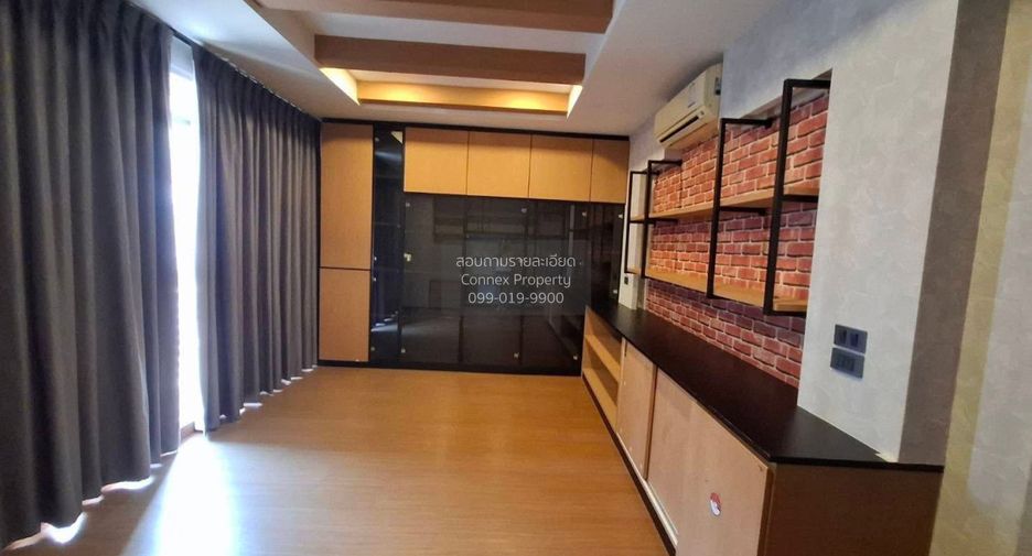 For sale 3 bedrooms townhouse in Chatuchak, Bangkok