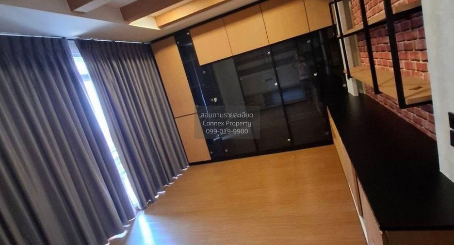 For sale 3 bedrooms townhouse in Chatuchak, Bangkok