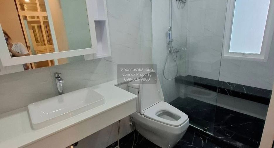 For sale 3 bedrooms townhouse in Chatuchak, Bangkok
