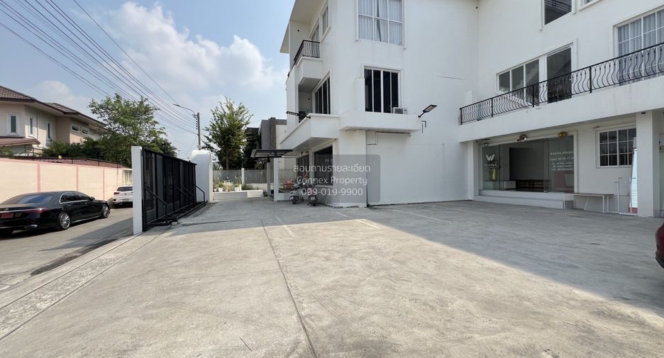 Haus zum Kauf mit 7 Zimmer in Khan Na Yao, Bangkok
