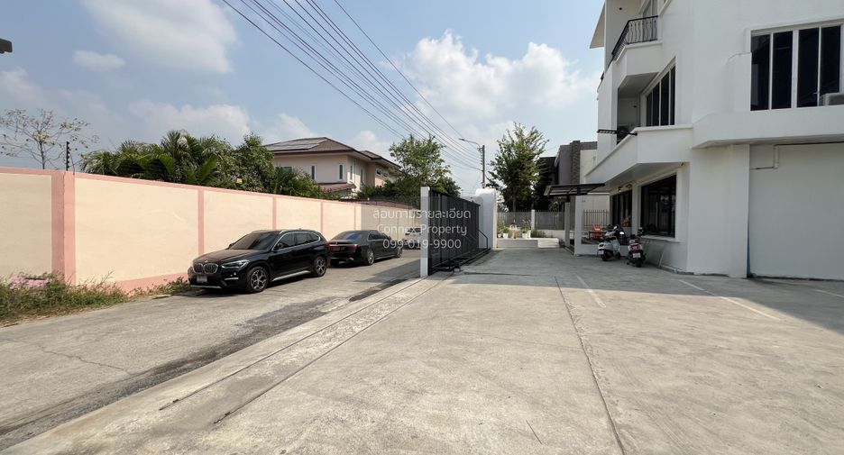 Haus zum Kauf mit 7 Zimmer in Khan Na Yao, Bangkok