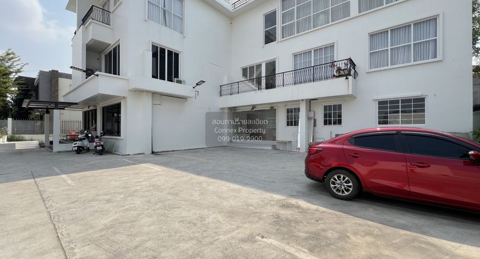 Haus zum Kauf mit 7 Zimmer in Khan Na Yao, Bangkok