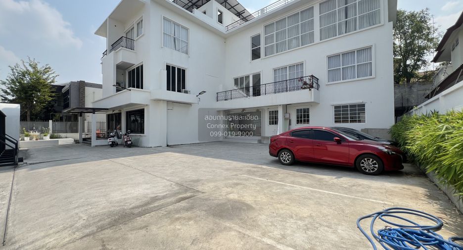 Haus zum Kauf mit 7 Zimmer in Khan Na Yao, Bangkok