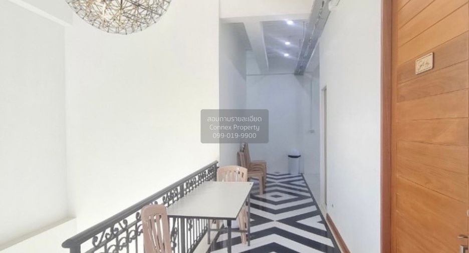 Haus zum Kauf mit 7 Zimmer in Khan Na Yao, Bangkok