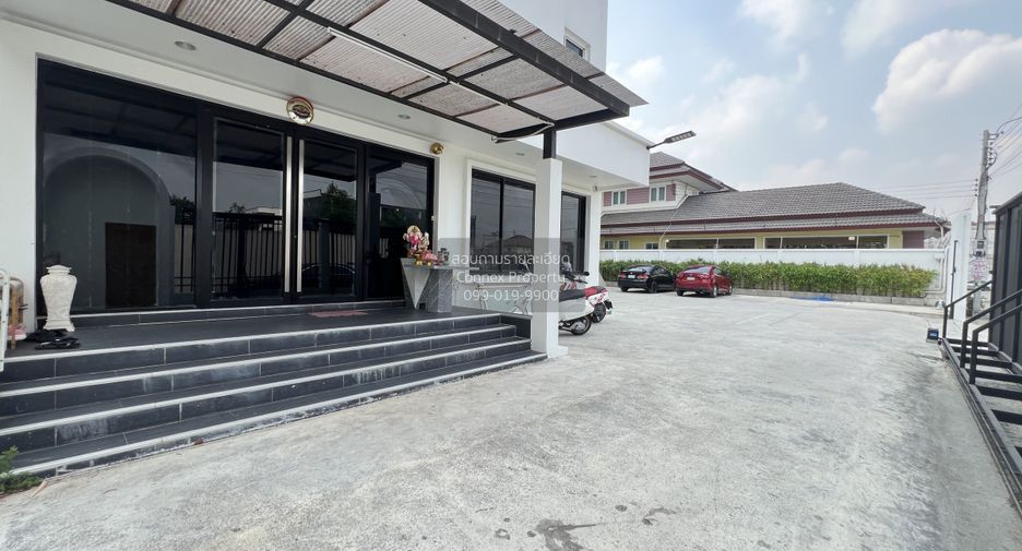 Haus zum Kauf mit 7 Zimmer in Khan Na Yao, Bangkok