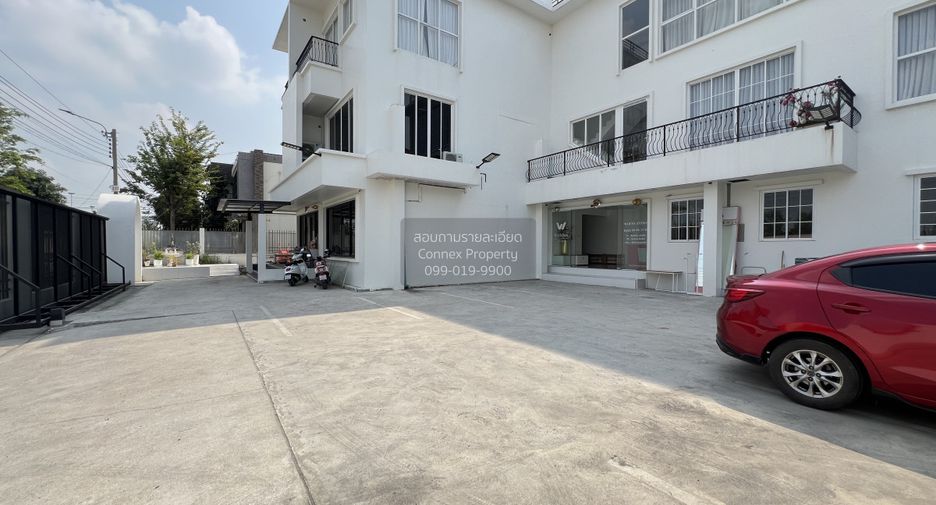 Haus zum Kauf mit 7 Zimmer in Khan Na Yao, Bangkok