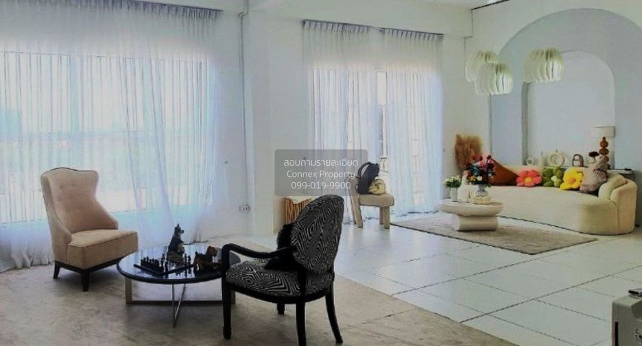 Haus zum Kauf mit 7 Zimmer in Khan Na Yao, Bangkok